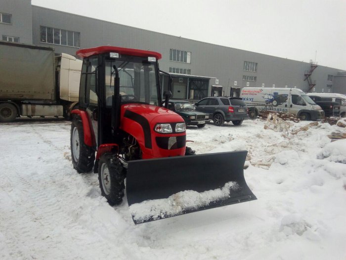 Расчистка участка парковки от снега в Домодедове